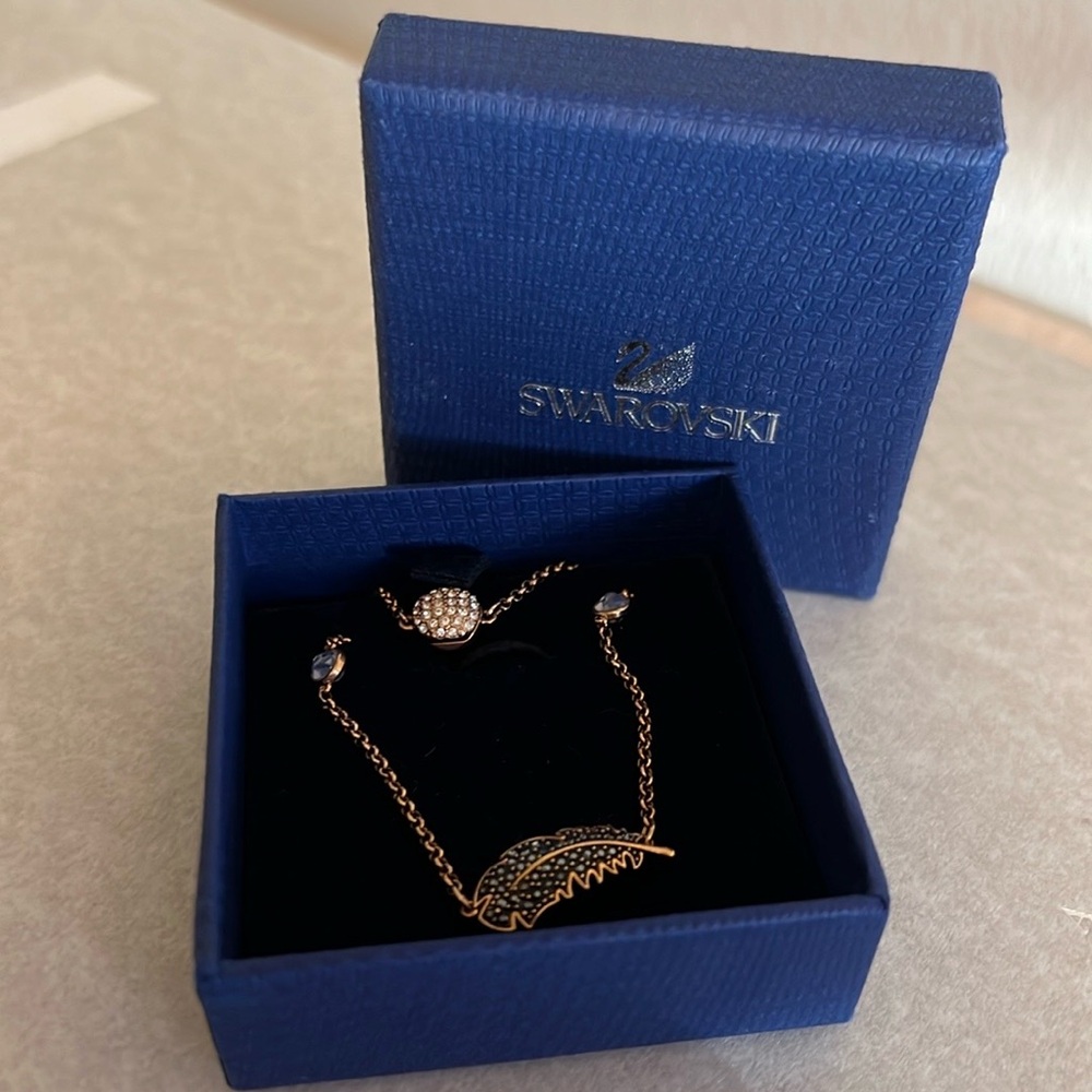 Swarovski Black Feather Pink-Gold Bracelet - Picture 4 of 7